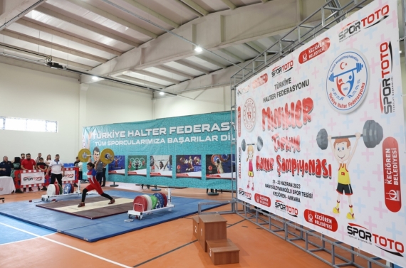 Minikler Türkiye Halter Şampiyonası Keçiören’de düzenleniyor