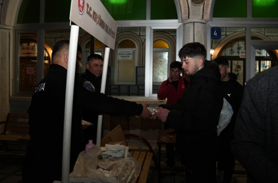 Okul saldırısında hayatını kaybeden öğretmen ve öğrenciler için Keçiören’deki camilerde mevlit okutuldu