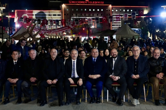Önce berber ve kuaförlerle iftar yaptı sonra vatandaşlarla buluştu