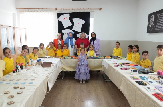 Önce eğitim aldılar sonra sergi açtılar
