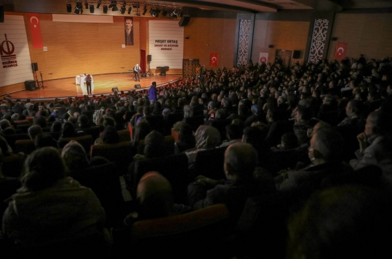 ‘Ortadaki Oyun’ Keçiören`de büyük ilgi gördü