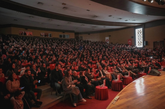 ‘Ortadaki Oyun’ Keçiören`de büyük ilgi gördü