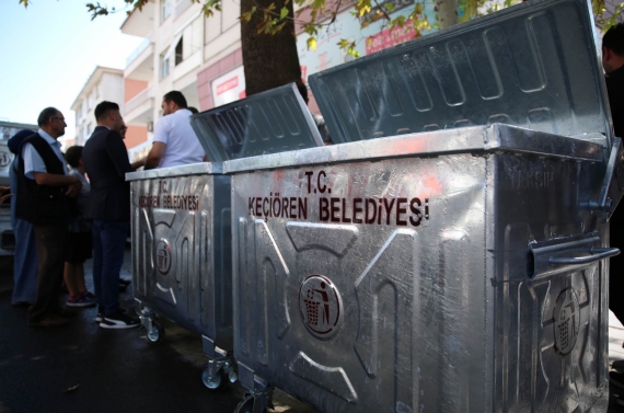 Özarslan sözünü tuttu, ilk konteynerler Giresun Caddesi’ne konuldu