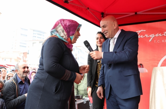 Sancaktepe Yeni Nesil Kapalı Pazar Alanı ve Kültür Merkezi hizmete açıldı
