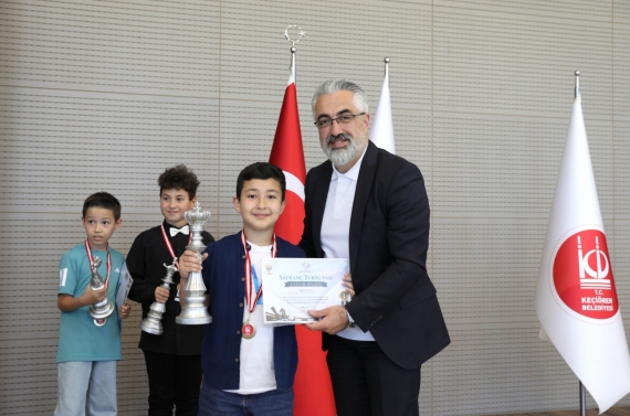 Satranç eğitiminde minik hamleler büyük başarılara dönüştü