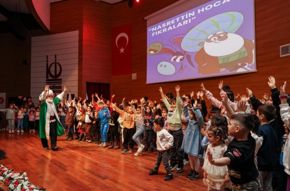 Sihirbaz gösterisi ve interaktif çocuk oyunları yoğun ilgi gördü