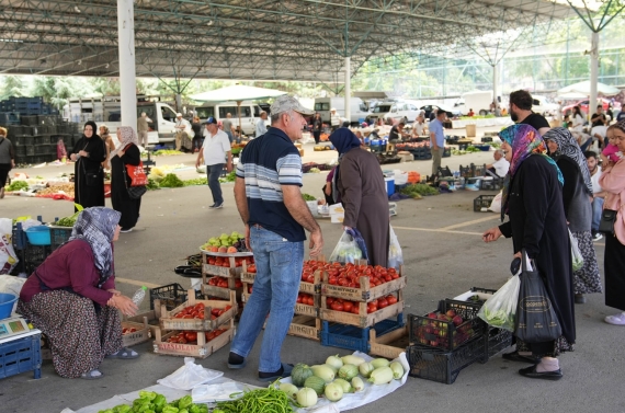 Üretici Pazarları çiftçinin de vatandaşın da yüzünü güldürdü