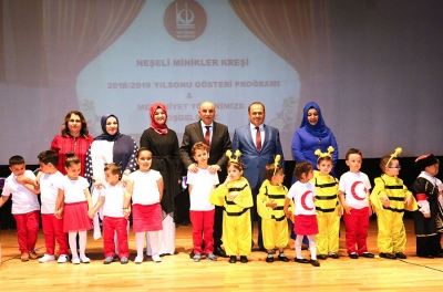 BAŞKAN ALTINOK, NEŞELİ MİNİKLERİN MEZUNİYET HEYECANINA ORTAK OLDU