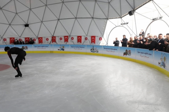 Ahmet Çalık Buz Pateni Pisti ve Spor Tesisleri açıldı