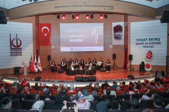 “Ahmet Özhan Konseri ve Söyleşi Programı” yoğun katılımla gerçekleşti