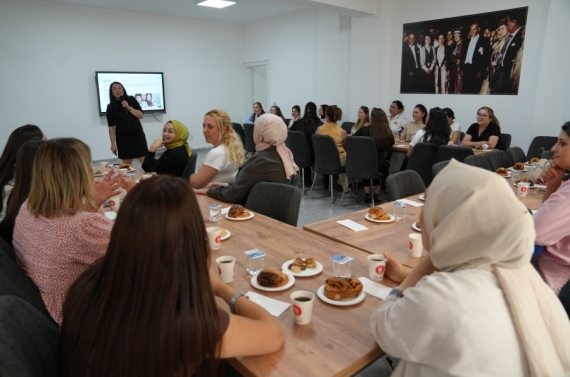 Ailelere yönelik ‘Ergenlik Dönemini Anlamak’ semineri düzenlendi