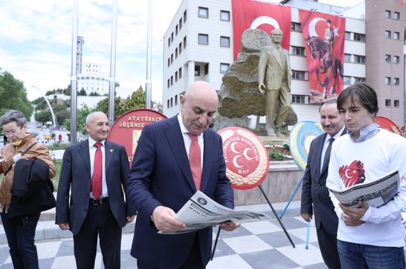 Başkan Altınok Atatürk`ü andı, 19 Mayıs’ı kutladı