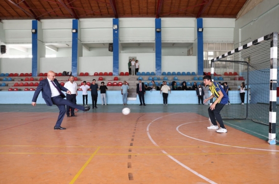 Başkan Altınok mezun olduğu okulları ziyaret etti