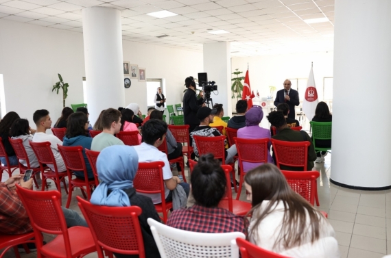 Başkan Altınok stajı biten öğrencilerle buluştu