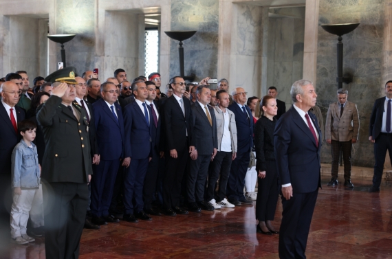 Başkan Özarslan Anıtkabir’i ziyaret etti