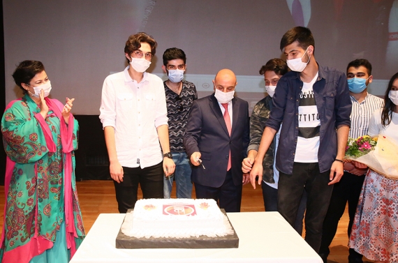 Başkan Altınok’tan öğrencilere YKS pastası
