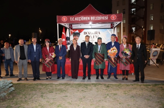 “Bozkıra Özlem” gecesinde Başkan Özarslan’a Ahilik Kaftanı takdim edildi