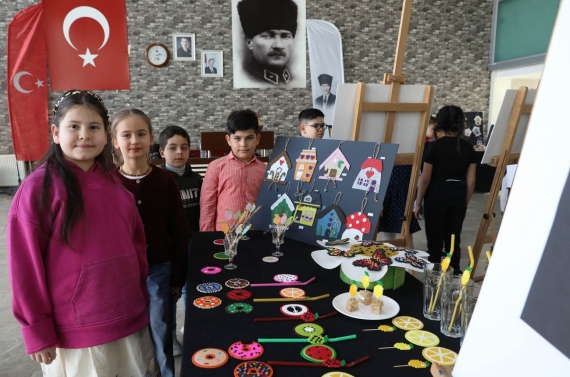 Çocuk Eğitim Merkezi öğrencilerinden Sanatsal Yolculuk Sergisi