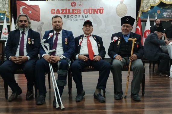 Dört kuşak gaziler aynı fotoğraf karesinde