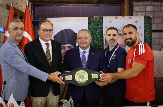 Dünya geleneksel güreş camiası Keçiören’deki lansmanda buluştu