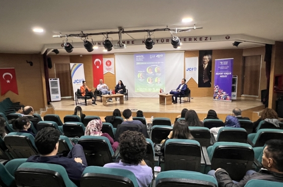 Geleceğin Yapay Zekâ Liderleri Zirvesi Keçiören’de gerçekleştirildi