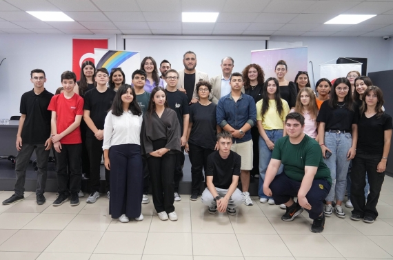 Gençler yapay zeka ile geleceğe hazırlanıyor