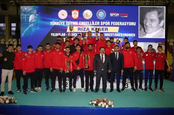 Keçiören Belediyesi İşitme Engelliler Güreş Takımı`ndan büyük başarı