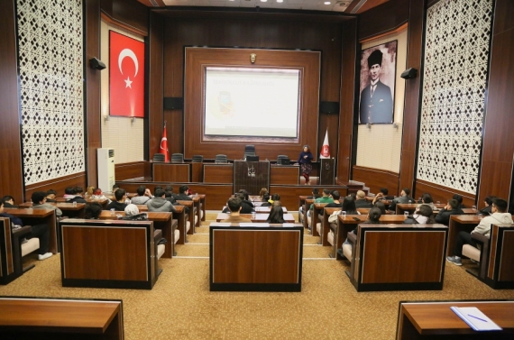 Keçiören Belediyesi stajyerleri hayata hazırlıyor