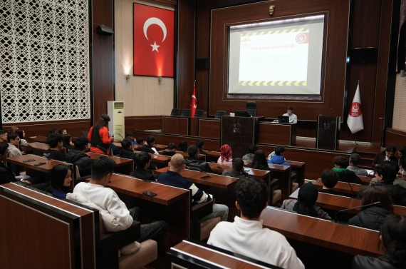Keçiören Belediyesi’nde staj yapan öğrencilere oryantasyon eğitimi verildi