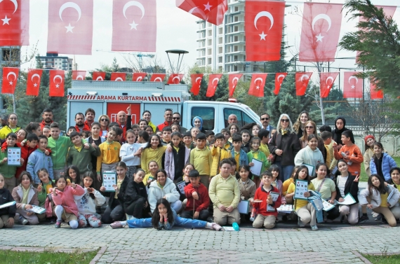 Keçiören Belediyesi’nden çocuklara hayat kurtaran afet eğitimi