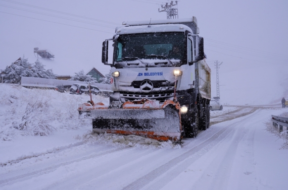Keçiören Belediyesi’nden karla mücadelede seferberliği
