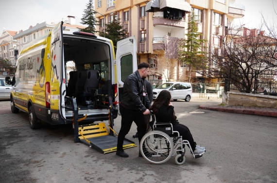 Keçiören Belediyesi’nden ücretsiz ‘Engelsiz Taksi’ hizmeti