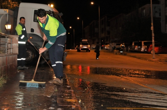 Keçiören`de pazarların ardından hijyen seferberliği