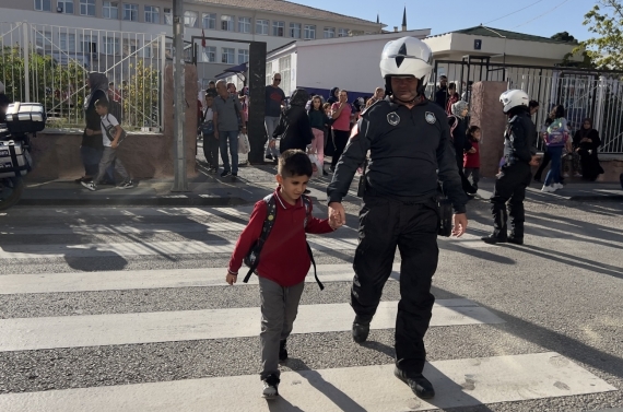 Keçiören Zabıtasından okul önlerinde güvenli ulaşım seferberliği