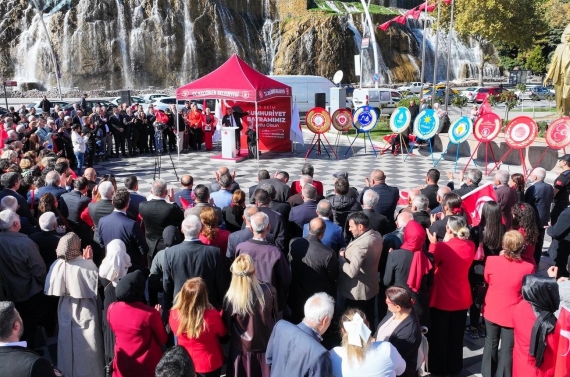 Keçiören’de Cumhuriyet Bayramı coşkusu yaşanıyor