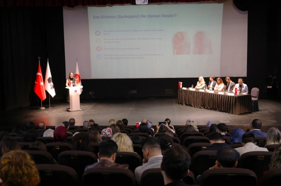 Keçiören’de Dünya Yaşlılar Günü’ne özel geriatri paneli