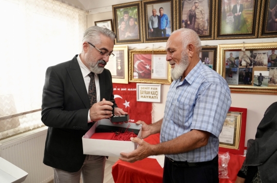 Keçiören’de şehit ailelerine özel Babalar Günü ziyareti