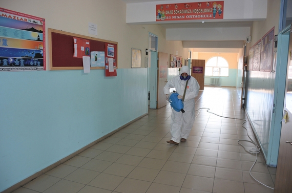 Keçiören’deki okullarda aralıksız dezenfekte çalışması