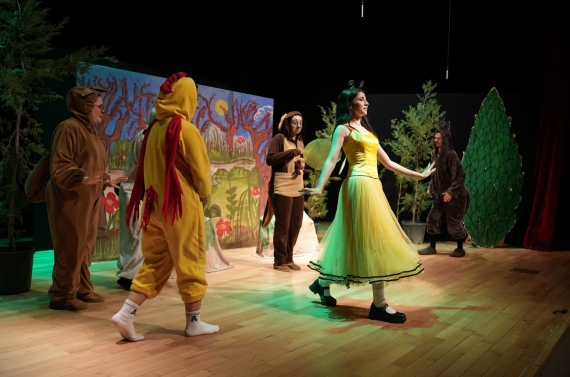 Masal Dünyası minik izleyicilerle buluştu