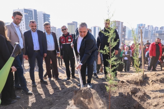 Milli Ağaçlandırma Günü’nde Keçiören’de fidanlar toprakla buluştu
