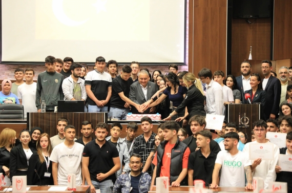 Stajyer öğrencilere anlamlı veda
