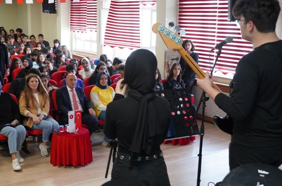 Vecihi Hürkuş Anadolu Lisesi’ne enstrüman desteği