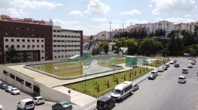 KAPALI OTOPARK SU VE GÜL MEYDANI