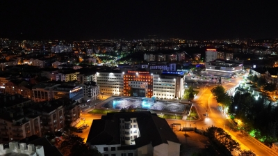 KAPALI OTOPARK SU VE GÜL MEYDANI