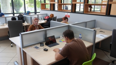YÜCEL HACALOĞLU HALK KÜTÜPHANESİ