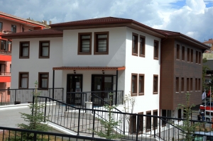 BADEMLİK MAHALLE KONAĞI