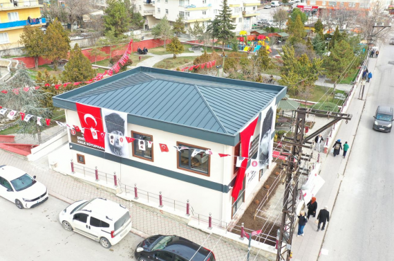 ŞEHİT DEMET SEZEN HALK KÜTÜPHANESİ